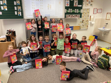 446ab580-af7b-41a2-8f82-8d2368a27547