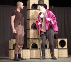 Den plný divadla v angličtině!