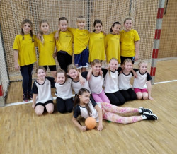 Vánoční turnaj v miniházené