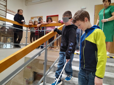 b08d4253-b0eb-40b1-bab8-b127eabc72f9