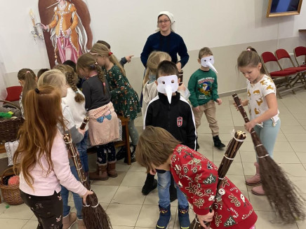 410913417_122155963538008251_6617833484177275670_n