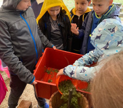 Třeťáčci si vyzkoušeli povolání vinaře